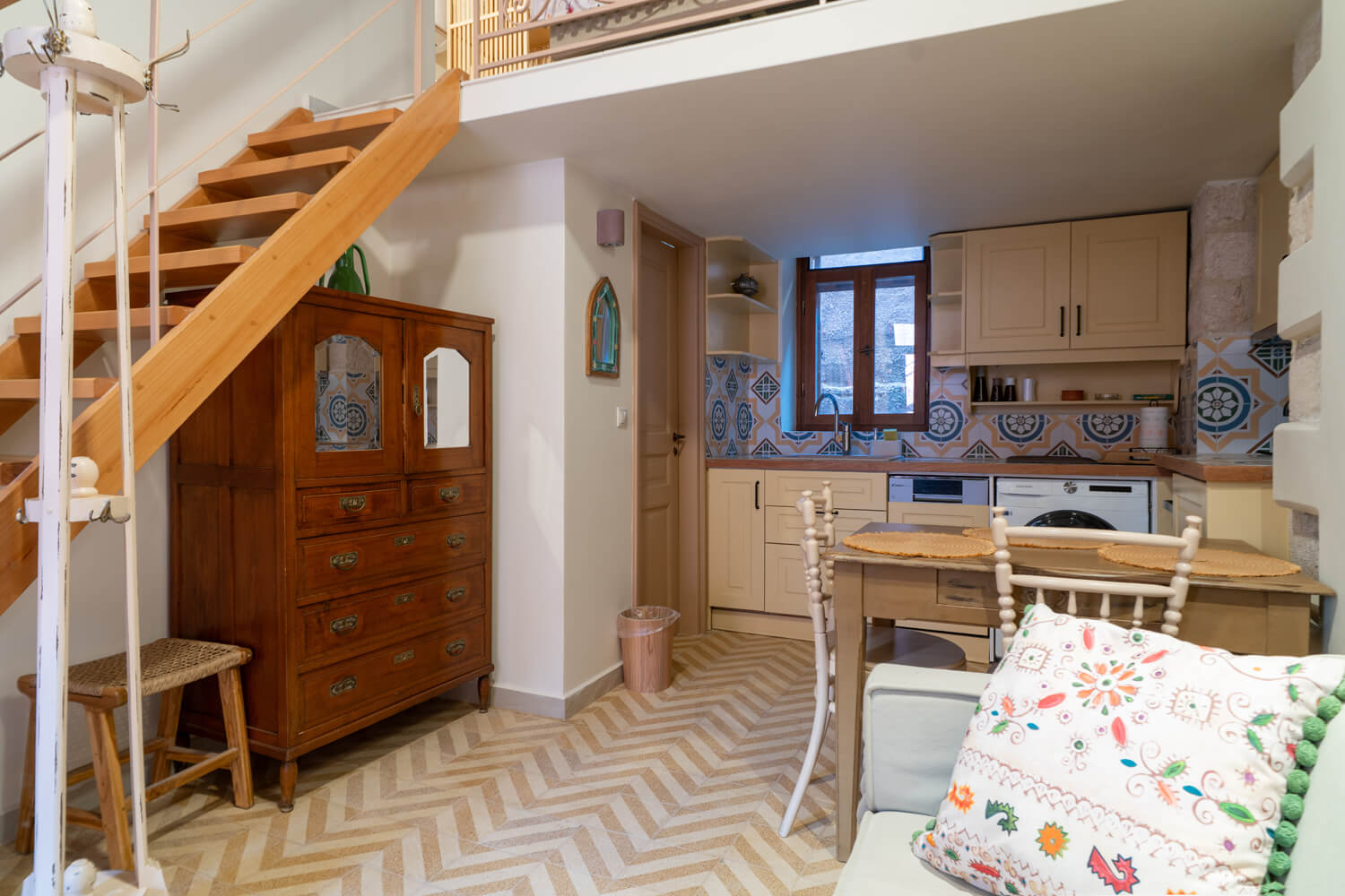 Apartment 3 - Pasiphae